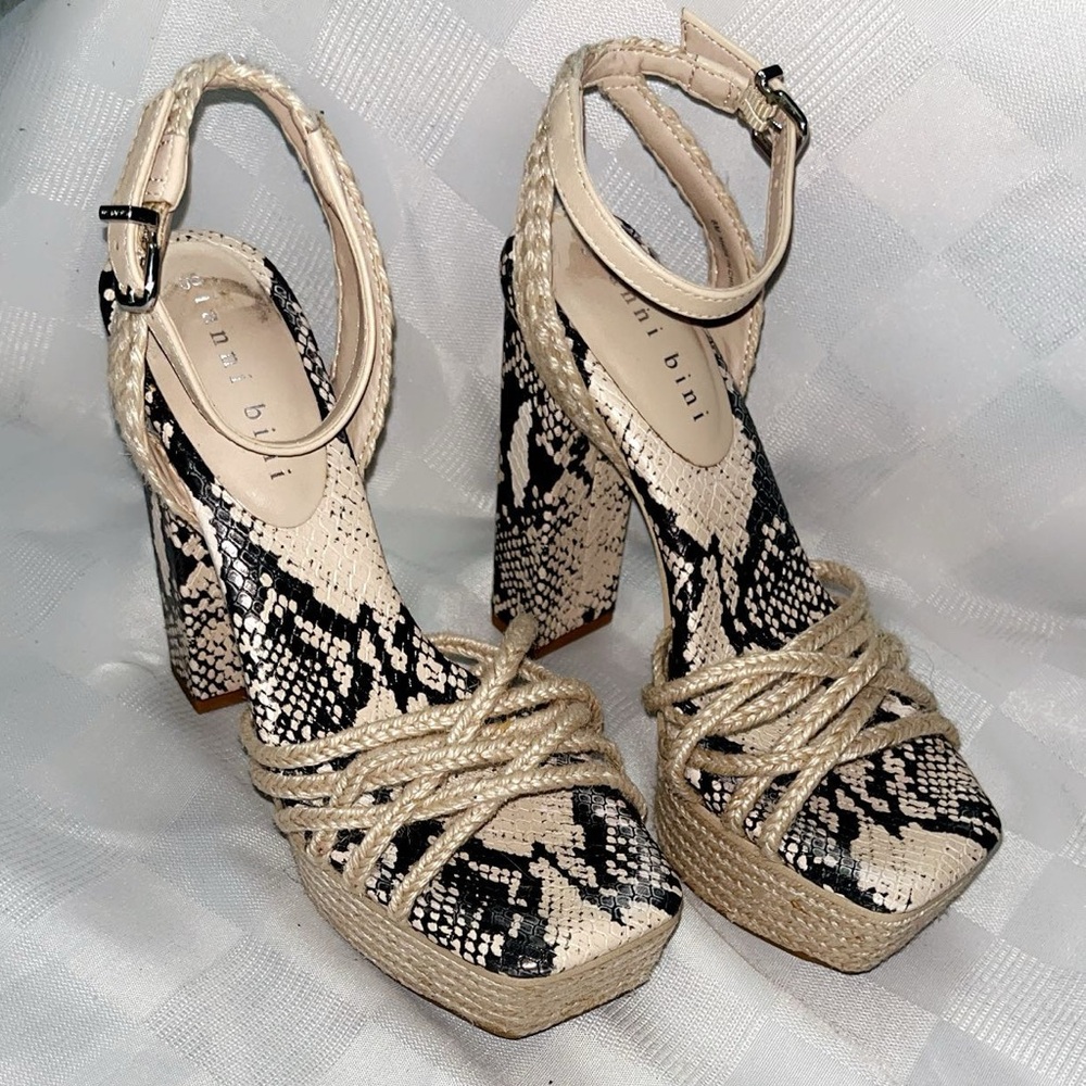 Gianni Bini Cream and Black Platform Shoes